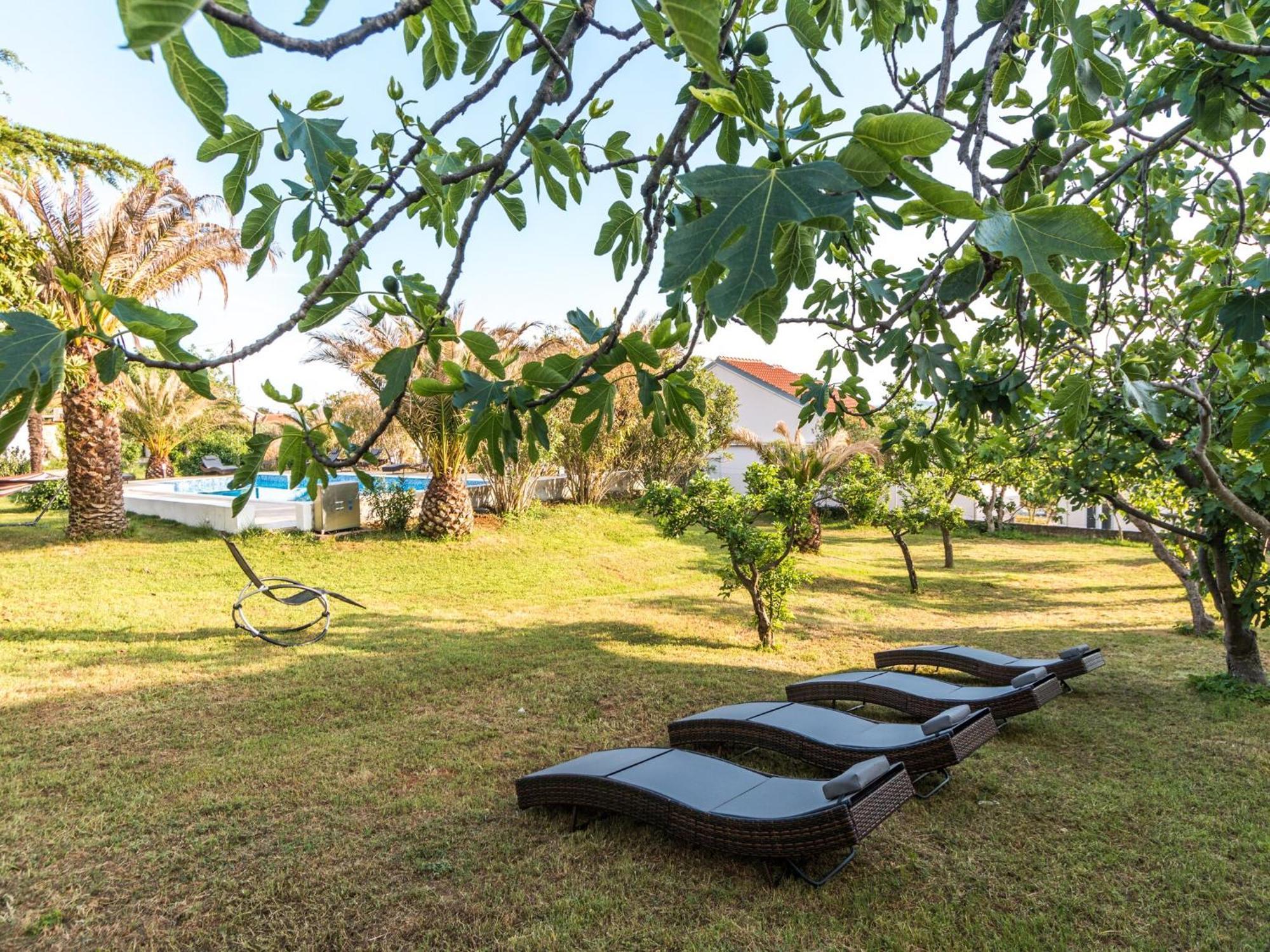 Scenic Holiday Home In Bibinje Near Sea Bagian luar foto
