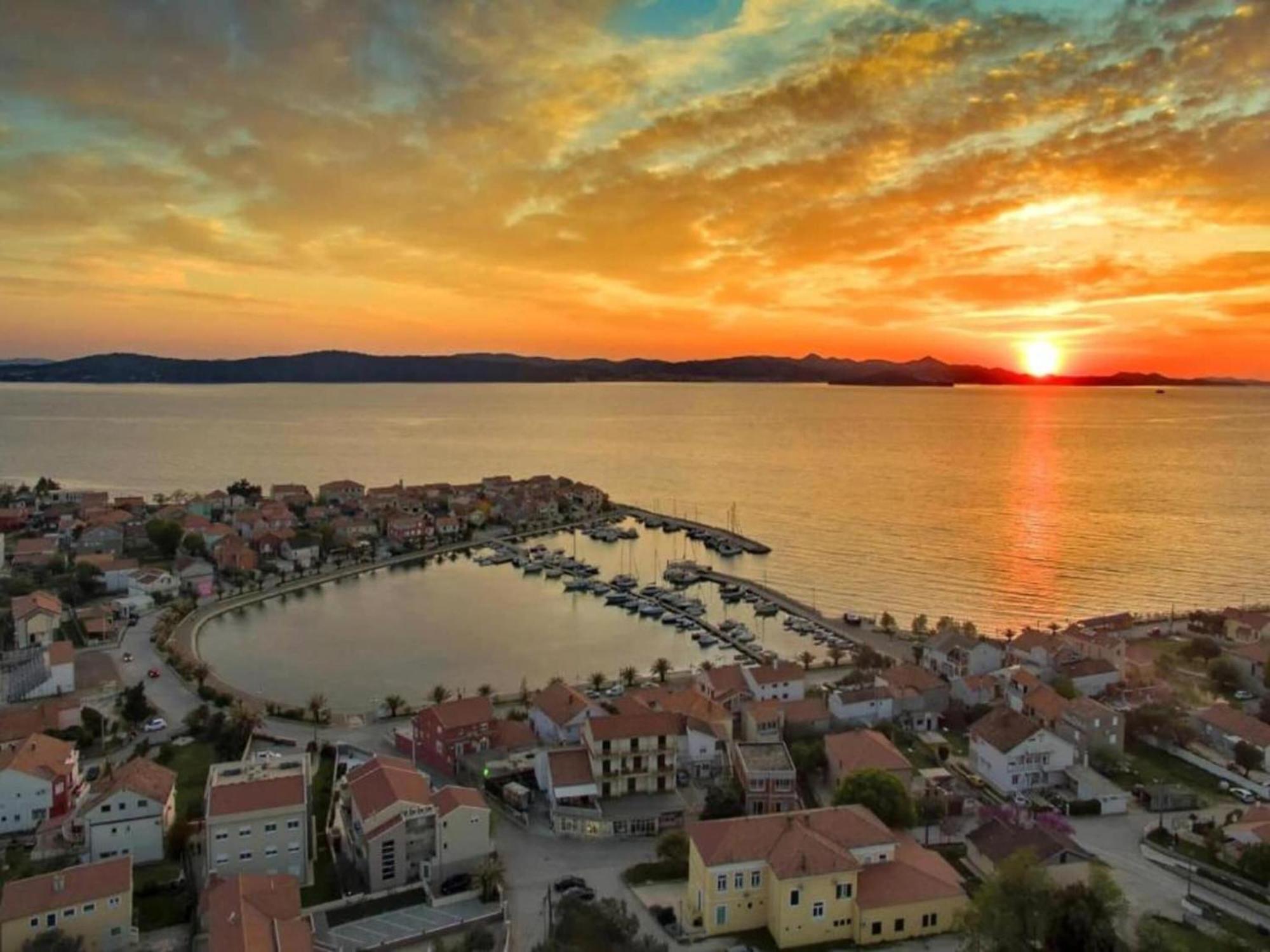 Scenic Holiday Home In Bibinje Near Sea Bagian luar foto