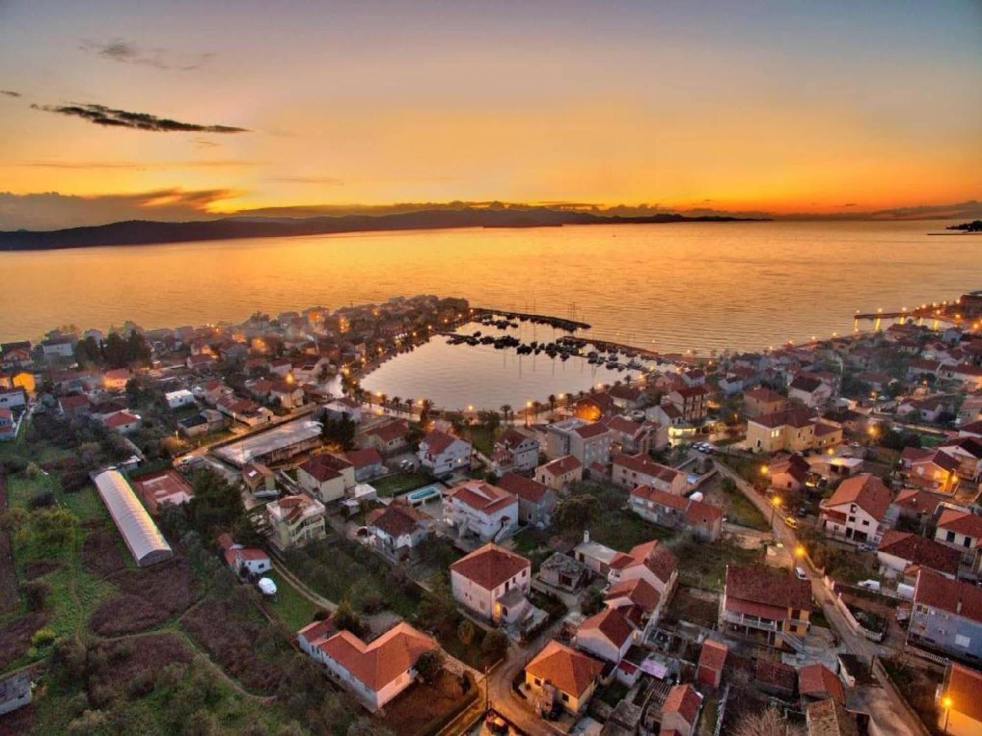 Scenic Holiday Home In Bibinje Near Sea Bagian luar foto